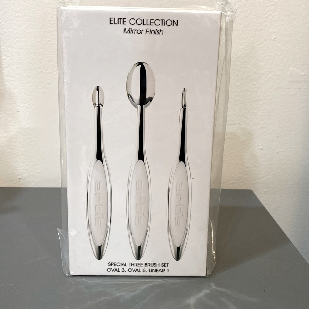 The Elite 3 Brush Set is the perfect introduction to Artis.